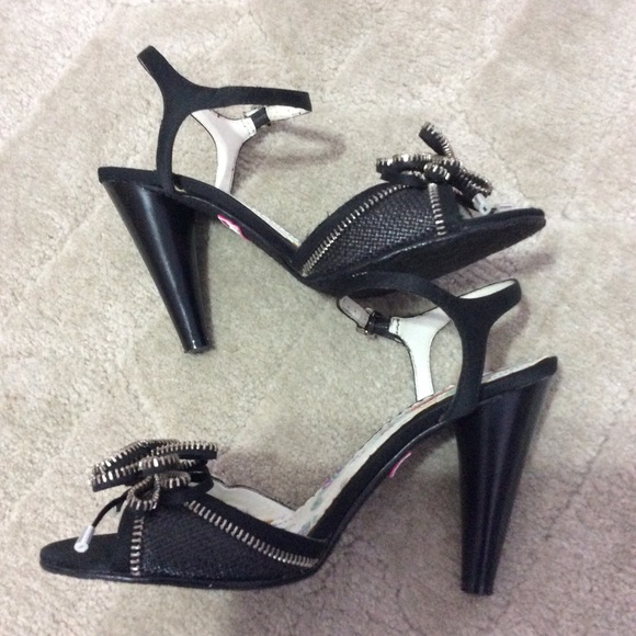 Betseyville Pabla Heels - Picture 4 of 8